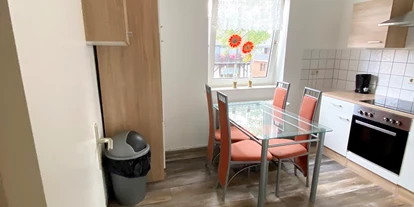 Monteurwohnung - Parkplatz: kostenlose Parkplätze in der Straße - Bremen-Umland - Ansicht Küche  - Ideal für Monteure und beruflich Reisende