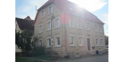 Monteurwohnung - Krautheim (Hohenlohekreis) - Gästehaus Martel in 97990 Elpersheim
Moderne Altbauwohnung mit Einzel- und Mehrbettzimmern für Arbeiter und Berufsreisende - Gästehaus Martel
