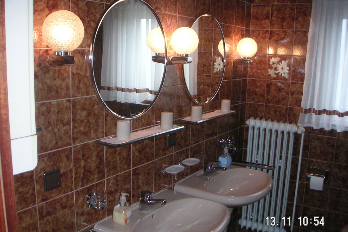 Monteurzimmer: Badezimmer - Zimmervermietung Reilingen