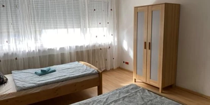 Monteurwohnung - Badezimmer: Gemeinschaftsbad - Wiesbaden - Appartements für Handwerker in Kelkheim - Monteurzimmer Clinton