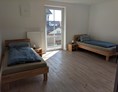 Monteurzimmer: Zweibettzimmer - Zentralblick Unterthingau