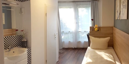 Monteurwohnung - Bettwäsche: Bettwäsche gegen Gebühr - Deutschland - 1 Zimmer, 1 Einzelbett, Dusche/WC: 40€/Nacht - Viet Dung Dang
