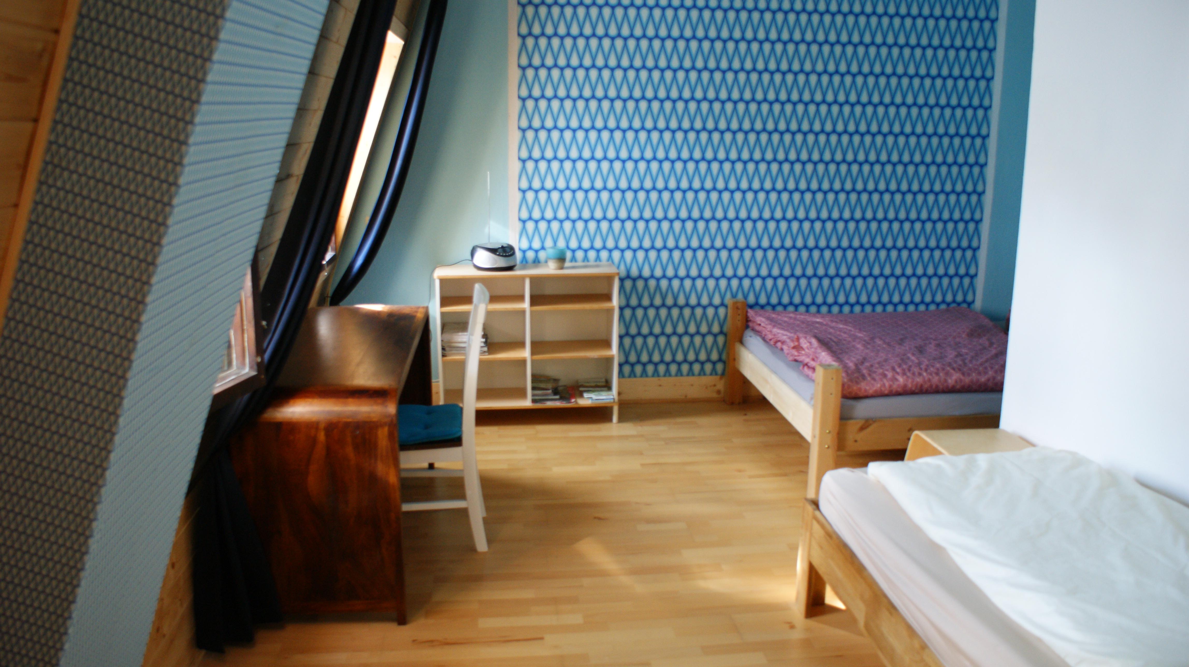 Monteurwohnung - Zimmertyp: Doppelzimmer - Sachsen - Schlafzimmer Dach mit TV - Marienberg Stadt