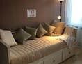 Monteurzimmer: Dreibettzimmer ausziehbares Bett - Palminas Ferienwohnungen