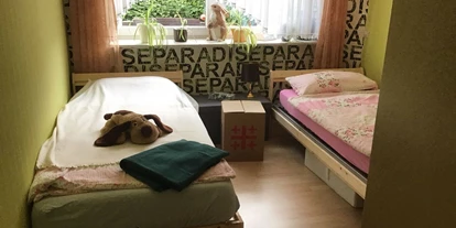 Monteurwohnung - Hund erlaubt - Schleswig-Holstein - 2 Betten 90x200 im Schlafzimmer - Wiebke Grzembke