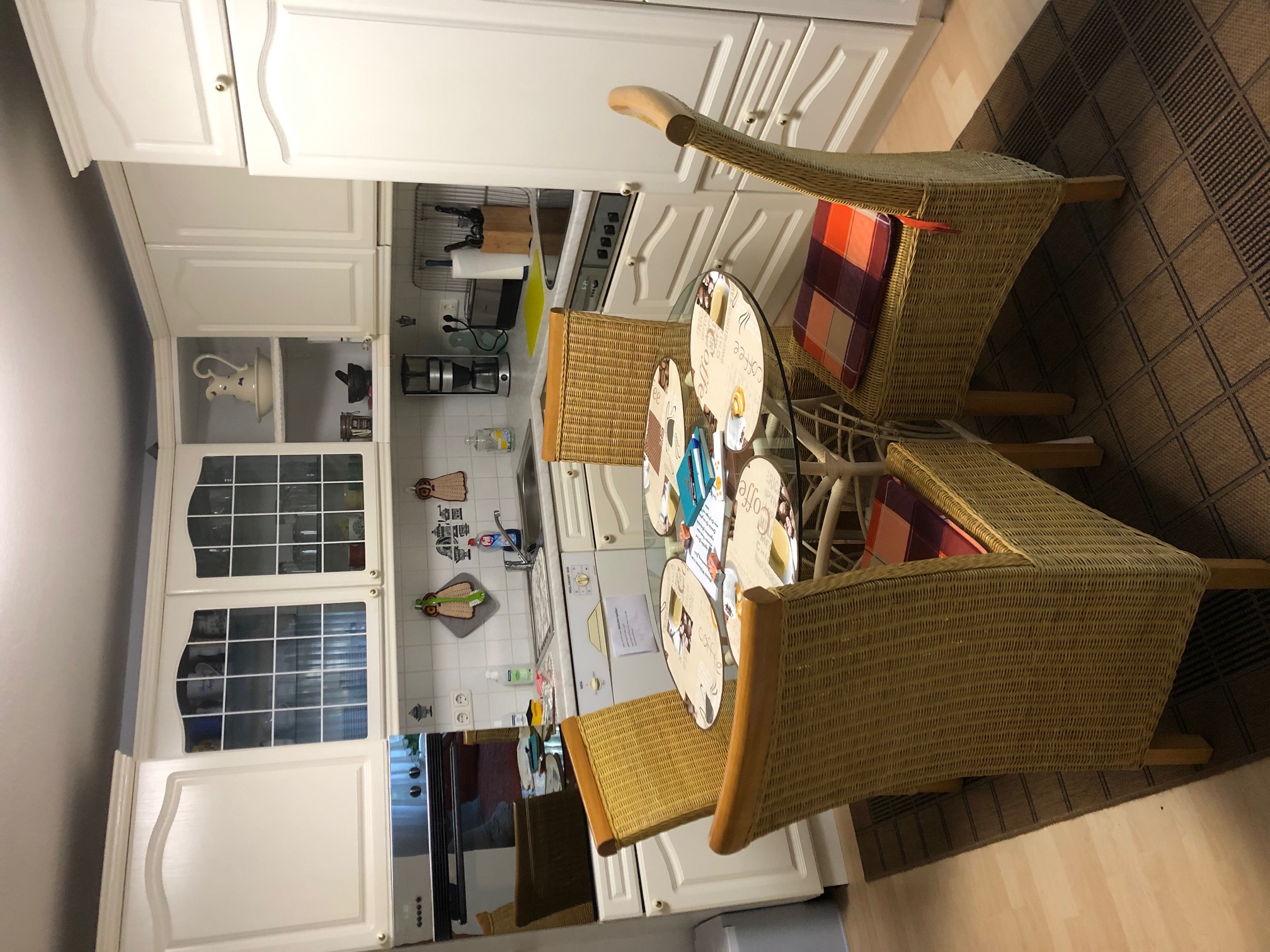 Monteurwohnung - Art der Unterkunft: Ferienwohnung - Binnenland - Küche mit Eßtisch - Wiebke Grzembke