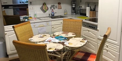 Monteurwohnung - Hund erlaubt - Schleswig-Holstein - Küche mit Eßtisch - Wiebke Grzembke