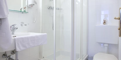 Monteurwohnung - PLZ 2482 (Österreich) - Badezimmer in Apartment -  Apartments für 1 oder 2 Personen