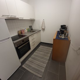 Monteurzimmer: Küche. - J&P Brunetti Zimmervermietung Rüsselsheim