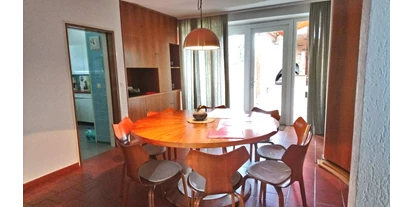Monteurwohnung - Reichelsheim (Wetteraukreis) - Esszimmer mit Bick auf Terrasse - FeWo/MonteurWohnung Waldsiedlung/Rhein-Main-Gebiet