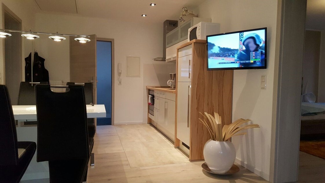 Monteurzimmer: Offene Küche mit Wohnzimmer - Citysterne Bremerhaven