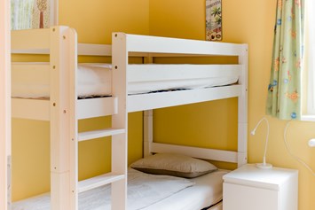 Monteurzimmer: Kleines Schlafzimmer mit Etagenbett - Ferienwohnung Mountain View 1