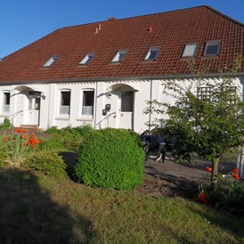 Monteurzimmer: Außenansicht mit Garten - Monteurzimmer u. Wohnungen Nähe Lüneburg