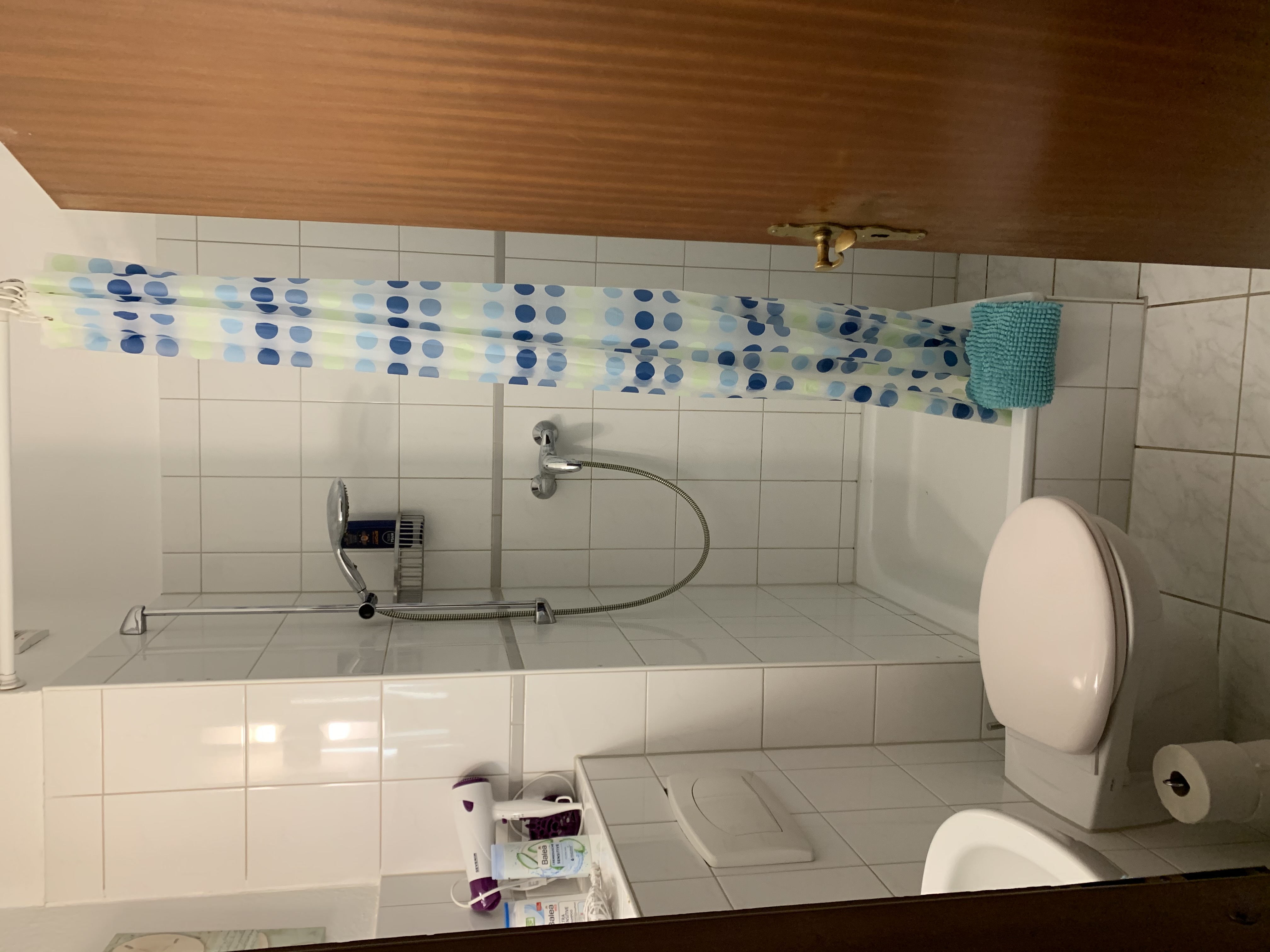 Monteurzimmer: Badezimmer - Zentrale 2 Zimmer Altbauwohnung