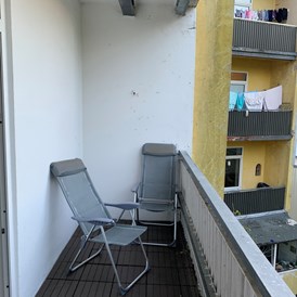 Monteurzimmer: Balkon - Zentrale 3 Zimmer Altbauwohnung mit Balkon