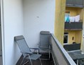 Monteurzimmer: Balkon - Zentrale 3 Zimmer Altbauwohnung mit Balkon
