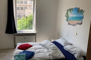 Monteurzimmer: Schlafzimmer - 2 Zimmer Wohnung neben Burg Giebichenstein 