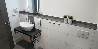 Monteurwohnung - Bettwäsche: Bettwäsche gegen Gebühr - Deutschland - Bad - Ferienhaus am See Goch-Kessel