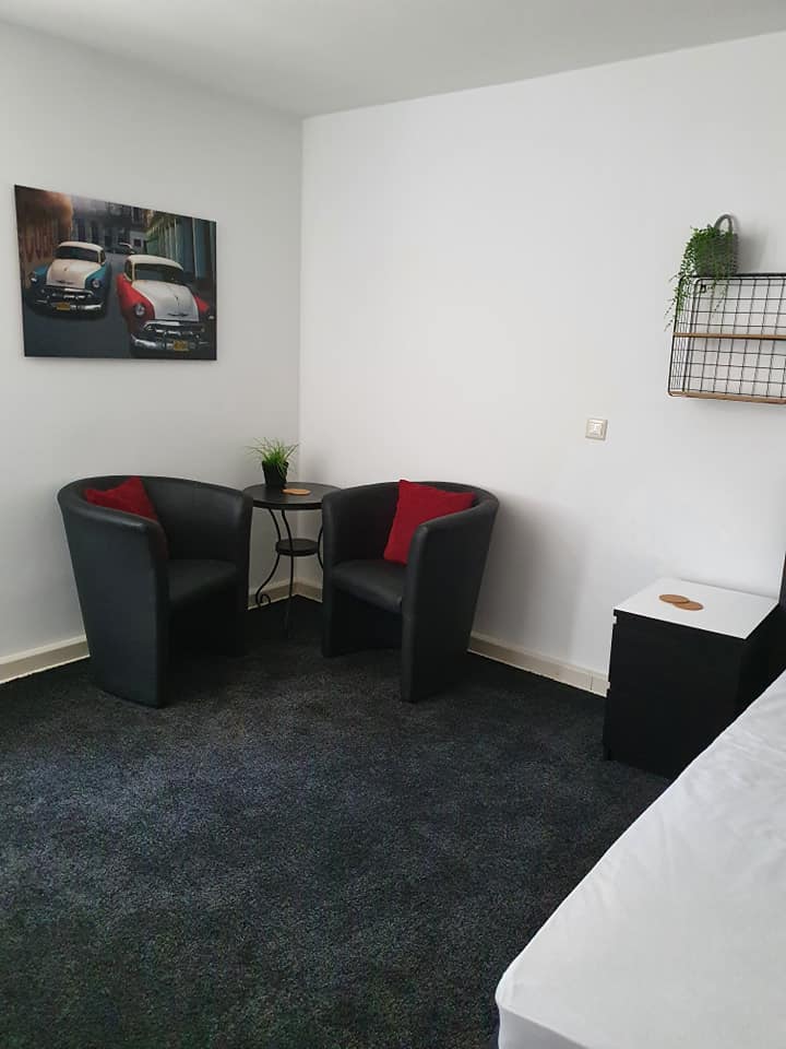 Monteurzimmer: Zimmer mit Doppelbett - Ferienwohnung Janida