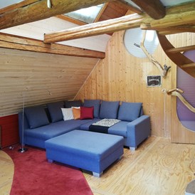 Monteurzimmer: Couch in der Maisonette  - Monteurzimmer - Studentenzimmer - Ferienwohnung im altes Schäferhaus