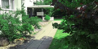 Monteurwohnung - Zimmertyp: Mehrbettzimmer - Bern - Eingang im Haus 20 - Bern /Zollikofen charmante Wohnung