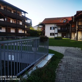 Monteurzimmer: Eingang zur Tiefgarage - Aparthotel Zwiesel - Bayerischer Wald - Weber Nada