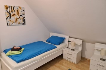Monteurzimmer: Schlafzimmer - Übernachten im Herzen des Ruhrpotts 