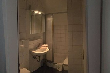 Monteurzimmer: Bad Nr.5 der Monteurunterkunft in Eugendorf nahe Salzburg - Haus Schmeisser