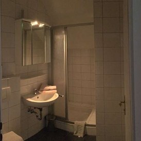 Monteurzimmer: Bad Nr.5 der Monteurunterkunft in Eugendorf nahe Salzburg - Haus Schmeisser