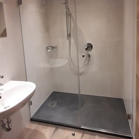 Monteurzimmer: Bad
Dusche/WC - Privatzimmervermietung Foidlbauer 