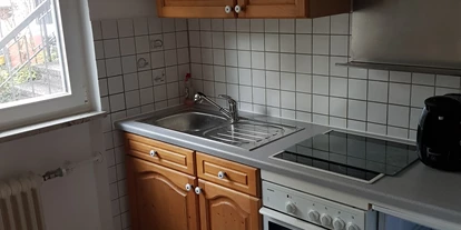 Monteurwohnung - Lauffen am Neckar - Küche mit Elektrogeräten - Ansprechende Monteurwohnung 70m² mit 2 Einzelzimmer
