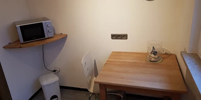 Monteurwohnung - Lauffen am Neckar - Frühstückstisch - Ansprechende Monteurwohnung 70m² mit 2 Einzelzimmer