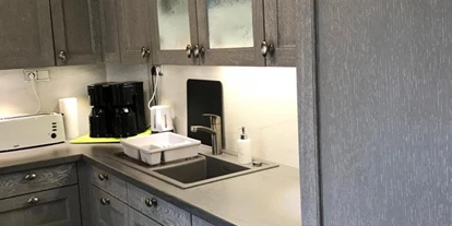 Monteurwohnung - Kaffeemaschine - Schleswig-Holstein - Küche :
Geschirrspüler, Kaffeemaschine, Wasserkocher - "Villa Düne" für Handwerker und Reisende