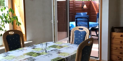 Monteurwohnung - Kaffeemaschine - Schleswig-Holstein - Terrasse mit Gartenzugang - "Villa Düne" für Handwerker und Reisende