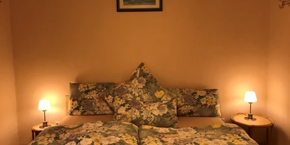 Monteurwohnung - Kaffeemaschine - Schleswig-Holstein - Erdgeschoss :  
Schlafzimmer -1- :
 Doppelbett, Betten können auch getrennt werden
 - "Villa Düne" für Handwerker und Reisende