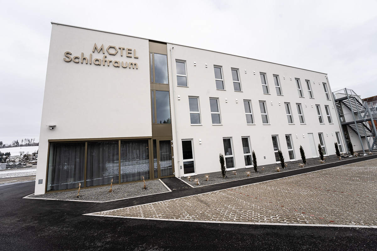 Monteurwohnung - Parkplatz: eigener Parkplatz vorhanden - Schwaben - Motel Schlafraum