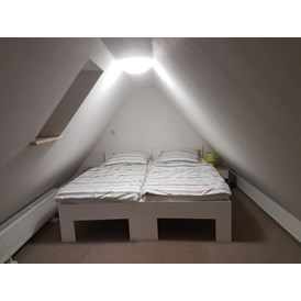 Monteurzimmer: Schlafraum, Wahlweise Doppelbett oder als Einzelbetten - Wohnung Altstadt