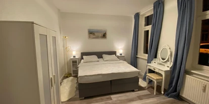 Monteurwohnung - Bettwäsche: Bettwäsche gegen Gebühr - Deutschland - Schlafzimmer - NAUTICA Apartment Rostock Innenstadt Balkon bis 6 Personen EG