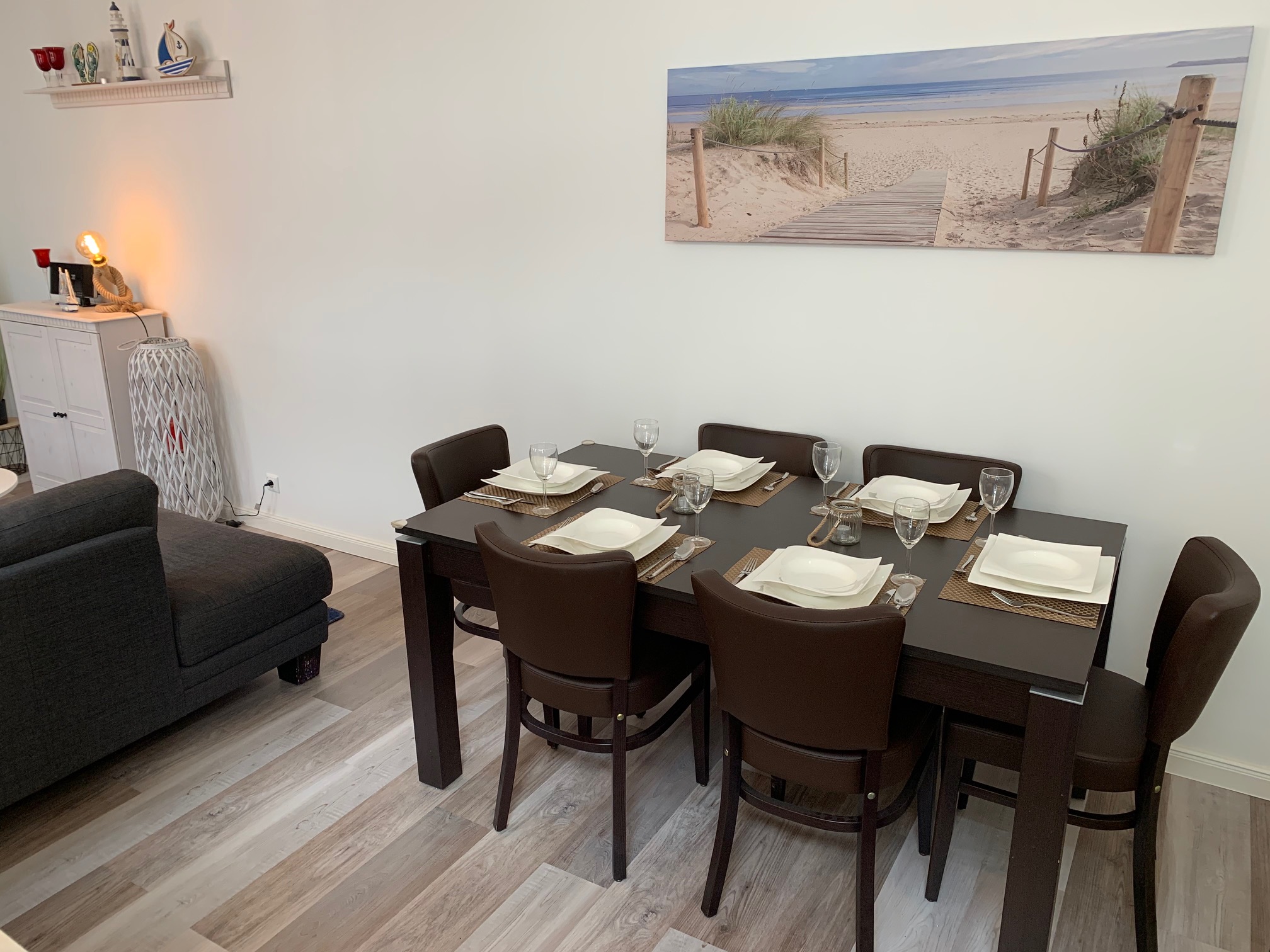 Monteurzimmer: Esstisch - NAUTICA Apartment Rostock Innenstadt Balkon bis 6 Personen EG