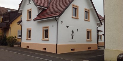 Monteurwohnung - Parkplatz: kostenlose Parkplätze in der Straße - PLZ 78234 (Deutschland) - Hausansicht  - Ferienwohnung Lerke