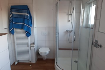 Monteurzimmer: Bad Dusche - Ferienwohnung Persuhn