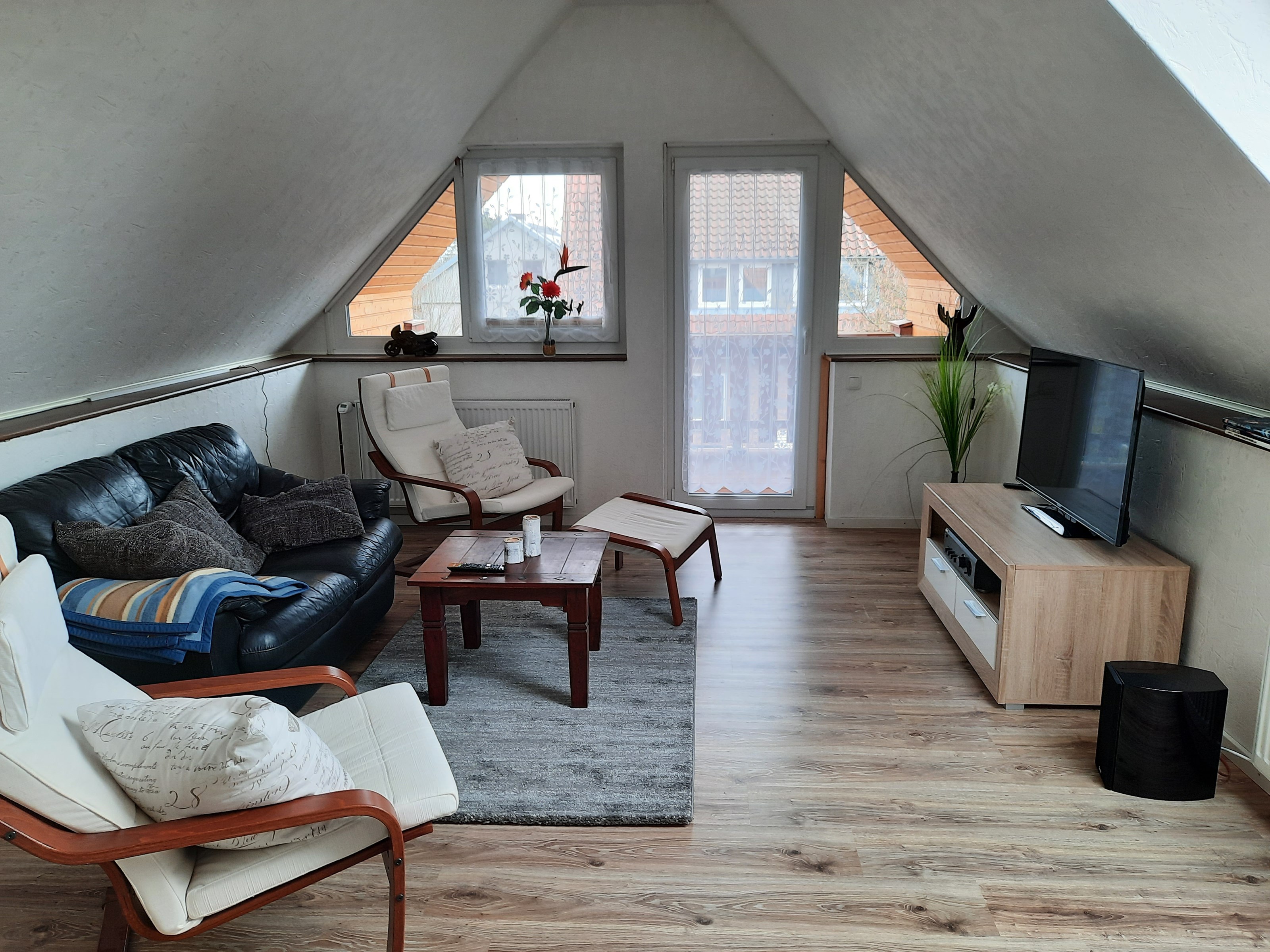 Monteurwohnung - Parkplatz: eigener Parkplatz vorhanden - Weserbergland, Harz ... - Wohnzimmer - Ferienwohnung Persuhn