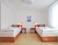 Monteurzimmer: Zimmer mit Dusche/WC,TV, Klimaanlage  - Gästehaus-abz-Stuttgart