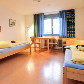 Monteurzimmer: Zimmer mit Etagendusche  - Gästehaus-abz-Stuttgart