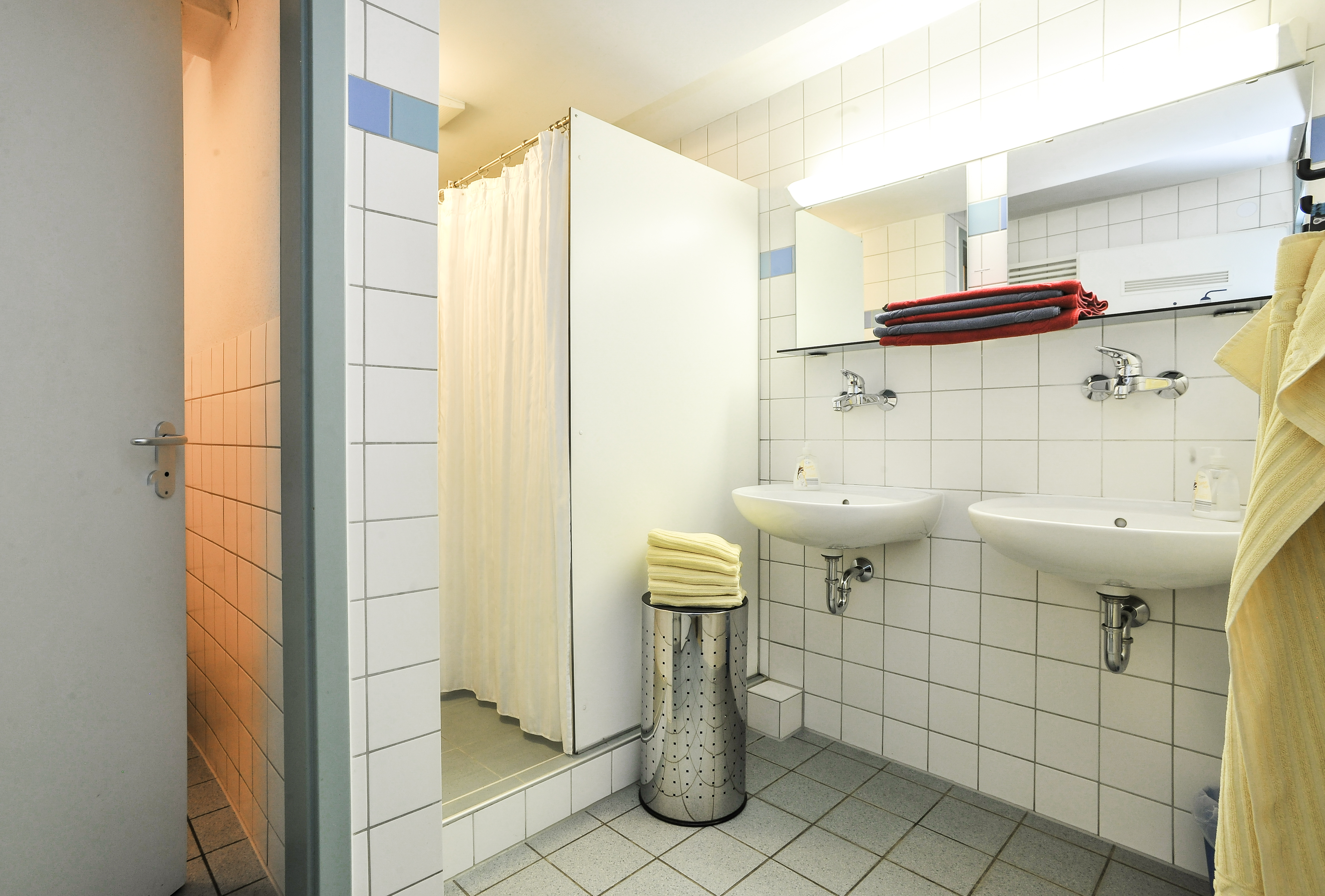 Monteurwohnung - Winnenden - Etagendusche mit WC - Gästehaus-abz-Stuttgart