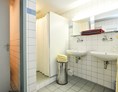 Monteurzimmer: Etagendusche mit WC - Gästehaus-abz-Stuttgart