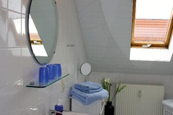 Monteurzimmer: Bad in Wohnung 2 - Ferienwohnungen Südhoff