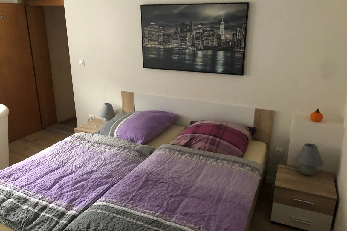 Monteurzimmer: Doppelbett - Monteurzimmervermietung Pattberg