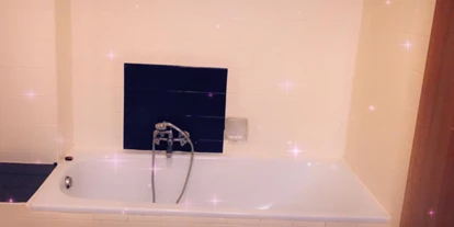 Monteurwohnung - Waschmaschine - Deutschland - Badewanne - Zolic Edvina