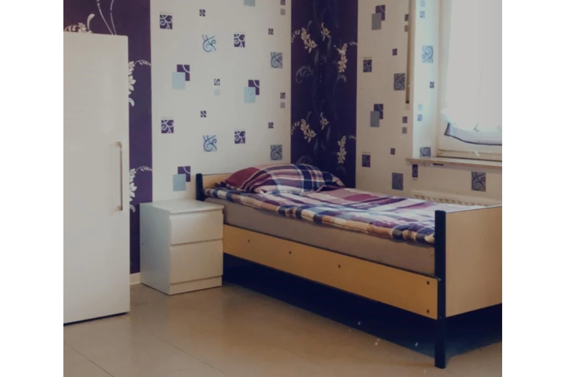 Monteurzimmer: Einzelbett - Zolic Edvina